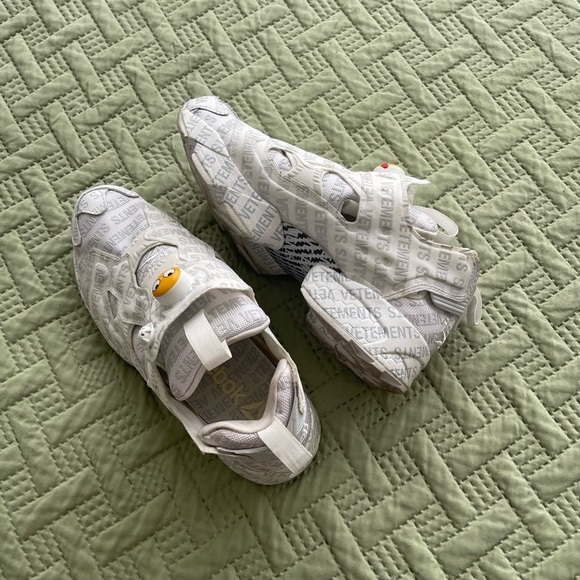 Reebok VETEMENTS x InstaPump Fury 'Emoji' UNISEX - Picture 5 of 5